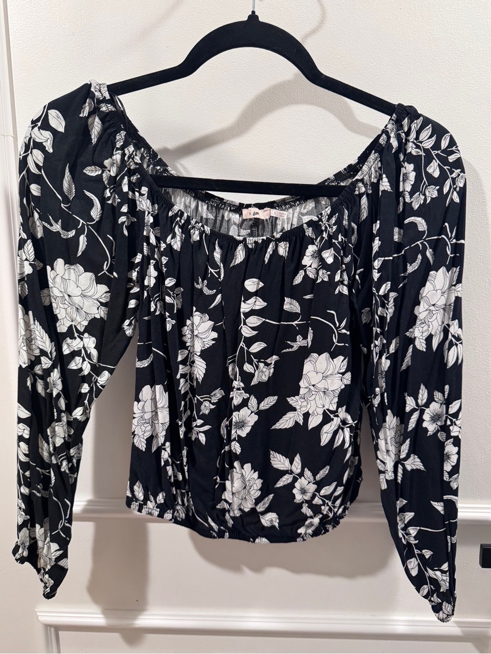 Francesca's Black and White Floral Off-Shoulder Blouse